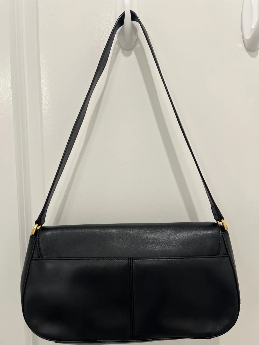 Etienne Aigner Black Leather Shoulder Bag with Gold-Classic Elegant Minimalist - Picture 5 of 11
